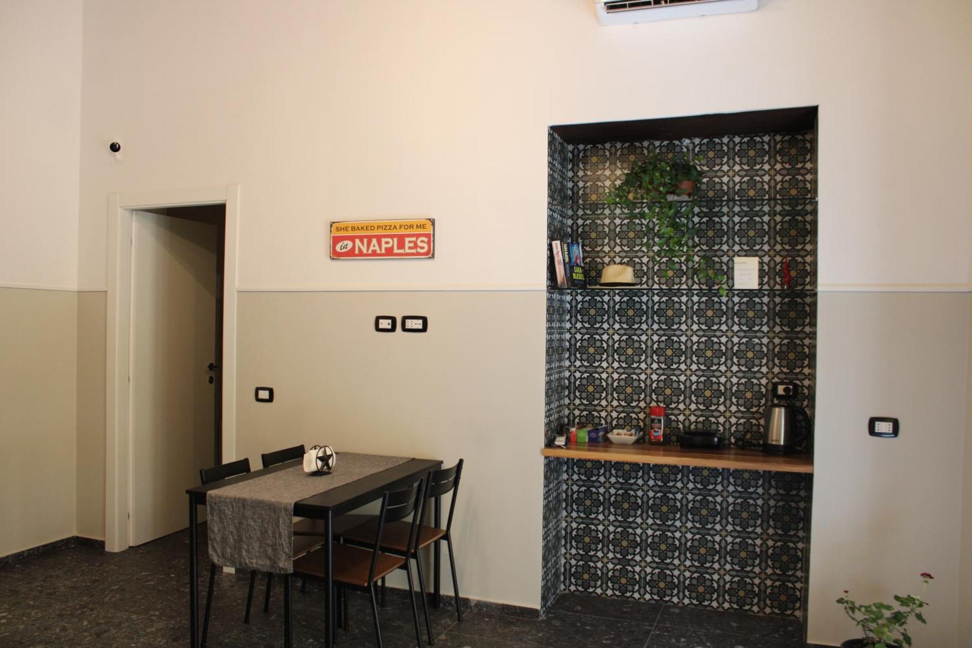 La Suite Del Centro Storico Наполи Екстериор снимка